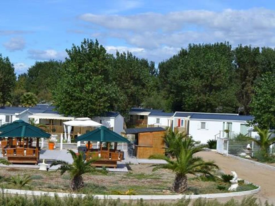 Camping Le Clos De La Grangette In Serignan Ruime Keuze