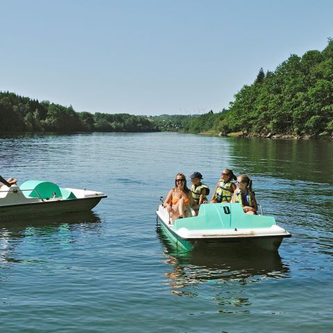 Camping Les Terrasses Du Lac In PONT DE SALARS Ruime Keuze