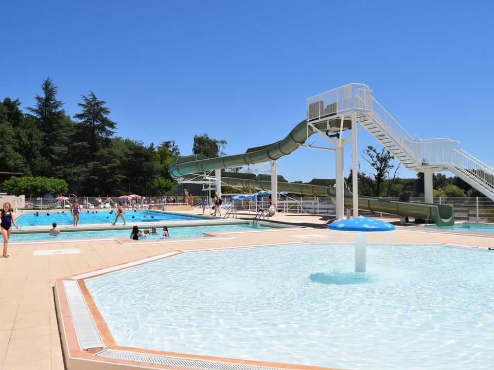 Camping et Village Vacances Le Lac, 2*