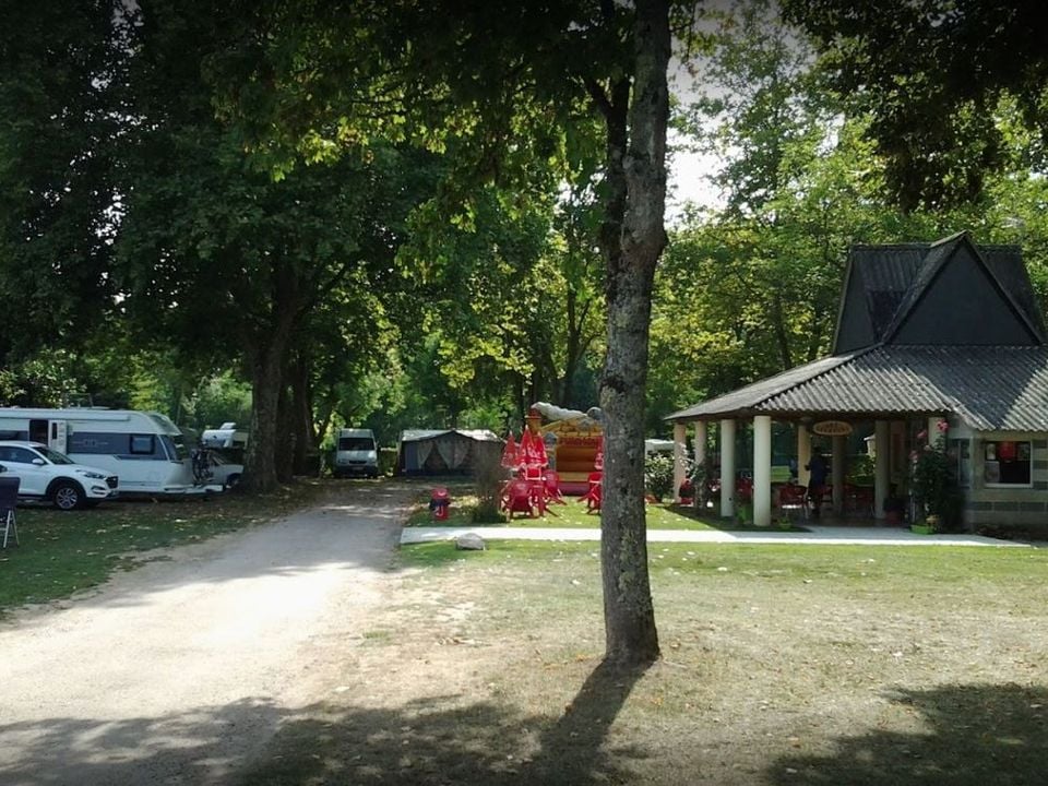 France - Centre - Argenton sur Creuse - Camping Les Chambons, 3*