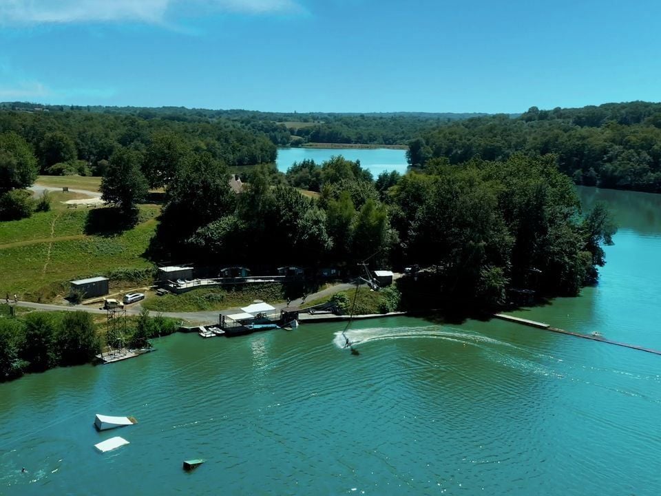 Flower Camping et Base de Loisirs de Rouffiac - Camping Dordogne