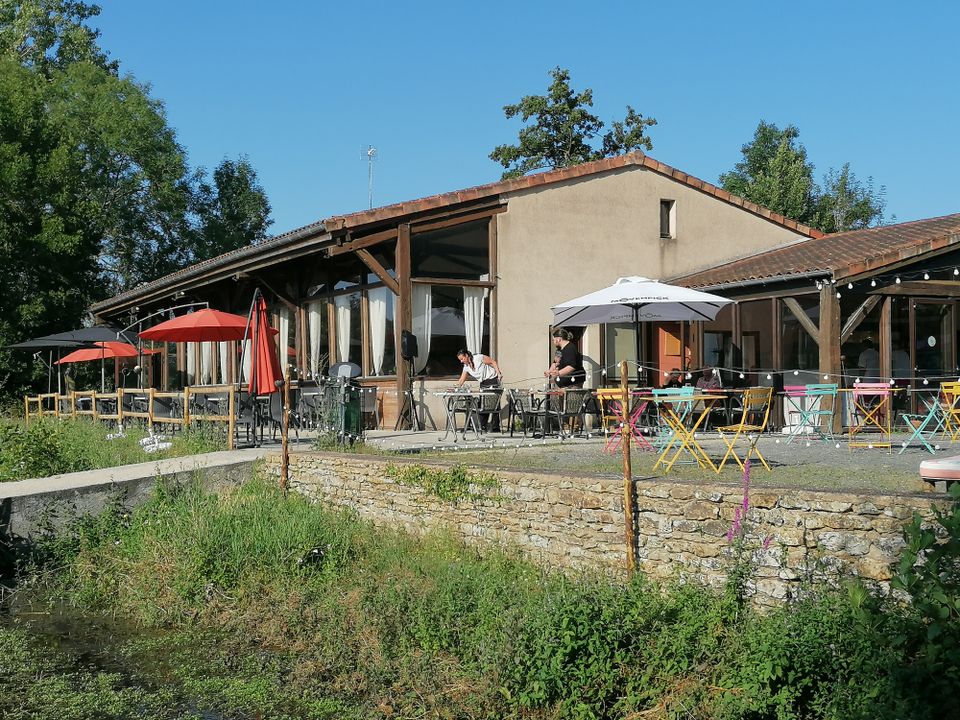 France - Poitou Loire - Moncontour - Moncontour Active Park, 3*