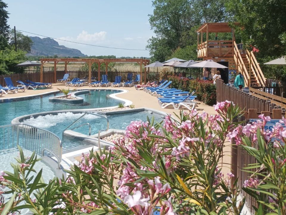 Flower Camping Moulin des Iscles, 3*