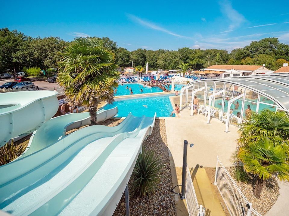 Camping Domaine Les Charmilles, 4*