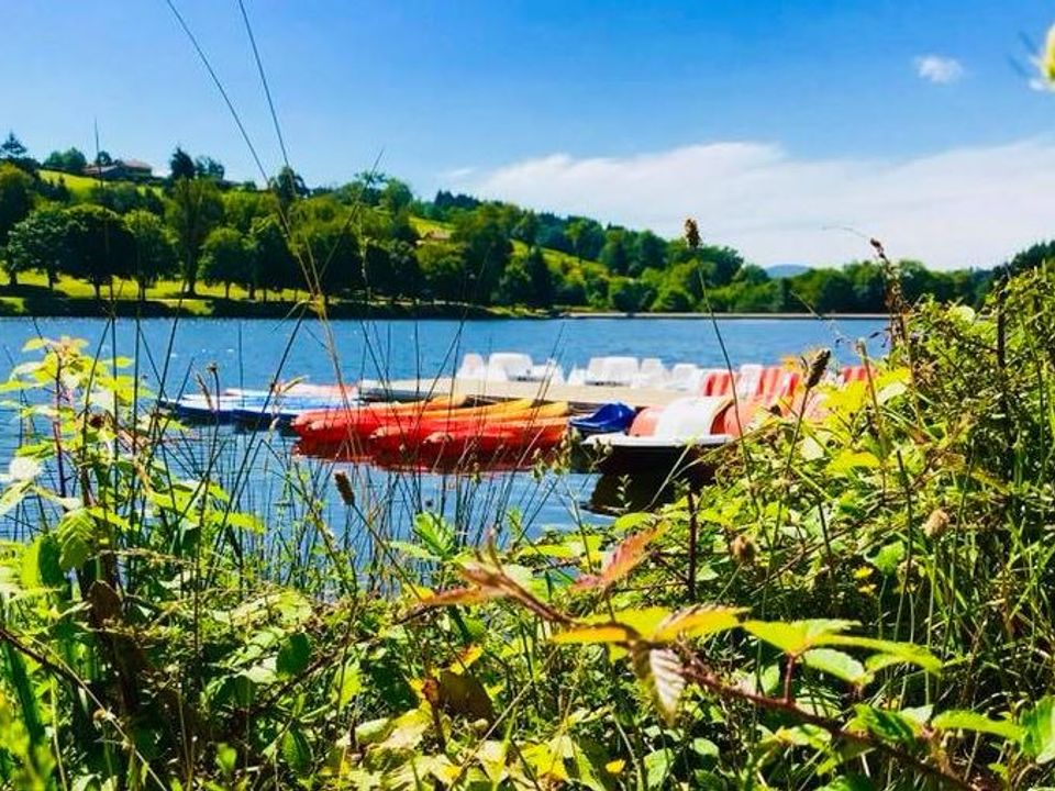 Village Vacances Les Demeures Du Lac 3 Saint Remy Sur Durolle Auvergne France Avec Voyages 4680