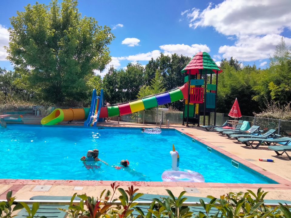 Camping La Fontaine du Roc - Camping Lot y Garona