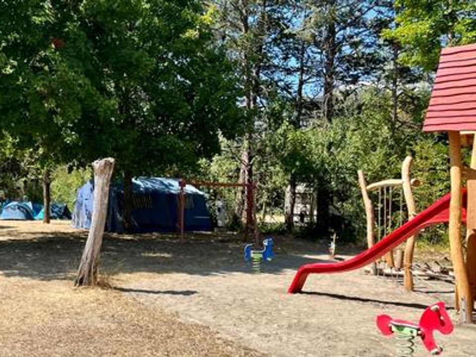 France - Rhône - Die - Camping De Chamarges 2*