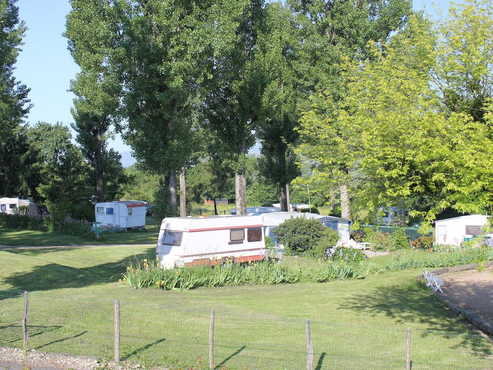 Camping Municipal To Messimy Sur Saone Rates And Reservations