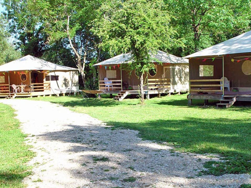 France - Jura - Montbarrey - Flower Camping les 3 Ours 3*