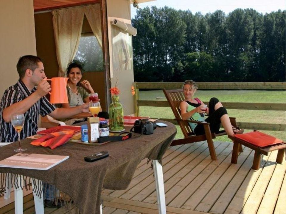 France - Jura - Montbarrey - Flower Camping les 3 Ours 3*