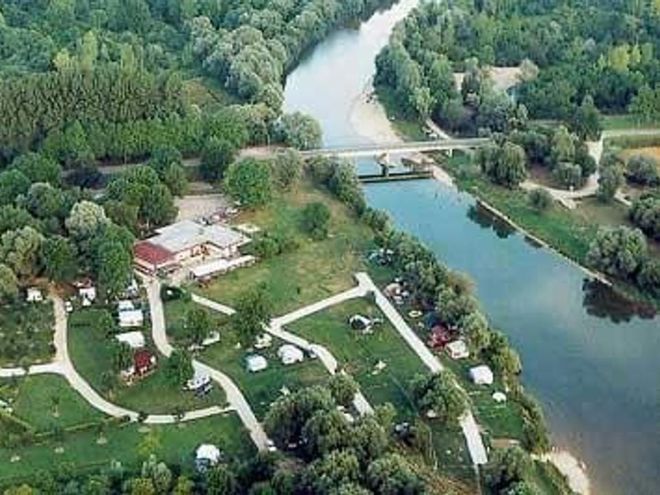 France - Jura - Montbarrey - Flower Camping les 3 Ours 3*