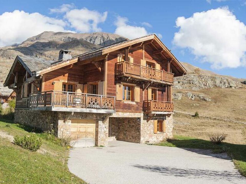 La Résidence Les Chalets de L'Altiport   - Camping Isere