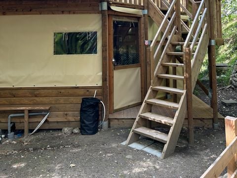 TENTE TOILE ET BOIS 4 personnes - Caba’tente avec salle de bain et cuisine