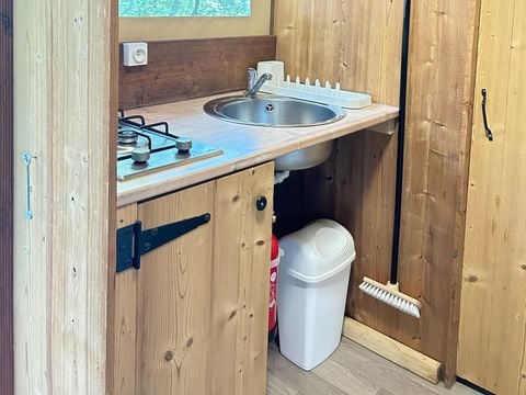 TENTE TOILE ET BOIS 4 personnes - Caba’tente avec salle de bain et cuisine