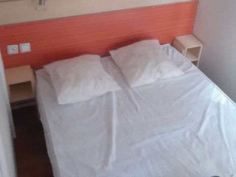 MOBILHOME 3 personnes - SOLO - 1 chambre - climatisation