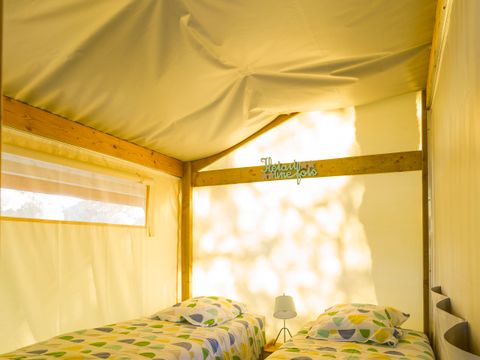 CANVAS AND WOOD TENT 4 people - Freeflower Standard 28m² - 2 bedrooms + covered terrace 8m² - without sanitary facilities