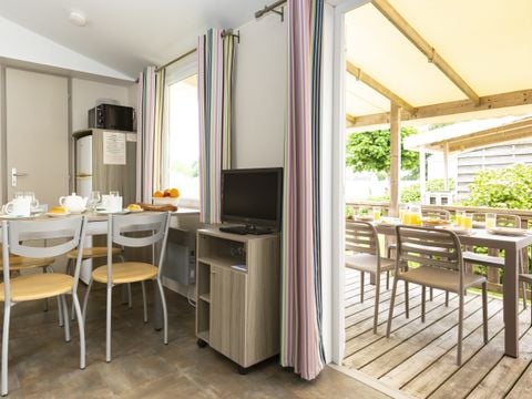 MOBILE HOME 4 people - Confort 28m² - 2 bedrooms - semi-covered terrace - TV + dishwasher