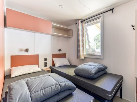 MOBILHOME 6 personnes - Mobil-home | Premium | 3 Ch. | 6 Pers. | Terrasse surélevée | 2 SDB | Clim.