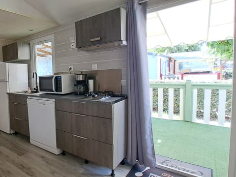 MOBILHOME 4 personnes - 004 (2 chambres, 1 salle d'eau) - Clim, TV, Lave-vaisselle, Lave-linge - Terrasse