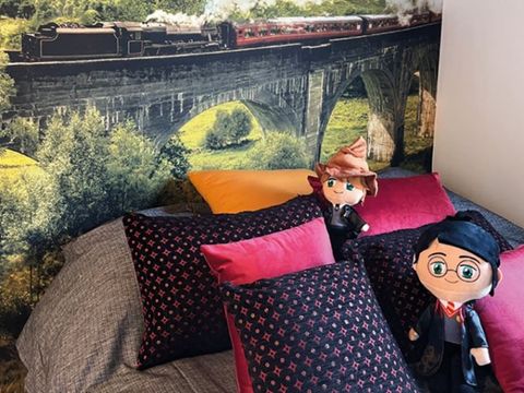 HÉBERGEMENT INSOLITE 4 personnes - Cabane Cinéma Harry Potter - Quartier réservé aux familles