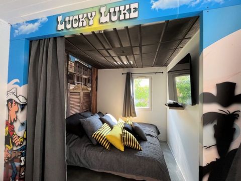 HÉBERGEMENT INSOLITE 4 personnes - Cabane Cinéma Lucky Luke - Quartier réservé aux familles