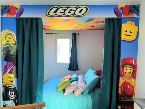 UNUSUAL ACCOMMODATION 4 people - Cabane Cinéma Lego - Reserved area for families