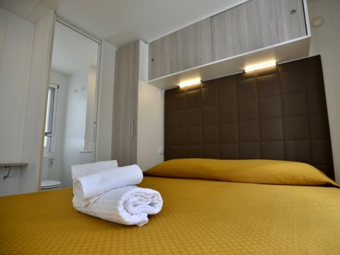 MOBILHOME 4 personnes - Torre Smeraldo (possibilité d'une 5ème et 6ème personne supplémentaire dans un lit séparé)