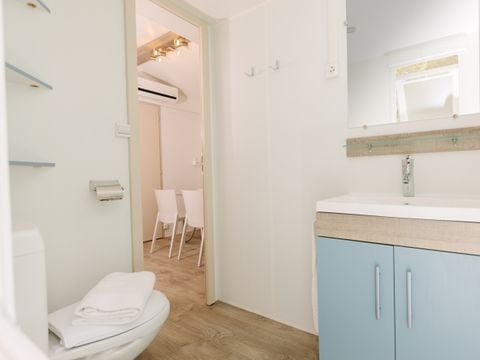 MOBILHOME 4 personnes - Torre Riviera (possibilité d'une 5ème personne supplémentaire dans le canapé-lit du salon)