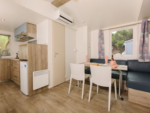 MOBILHOME 4 personnes - Torre Riviera (possibilité d'une 5ème personne supplémentaire dans le canapé-lit du salon)