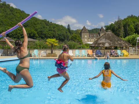 Camping Sea Green Château du Gibanel - Camping Corrèze