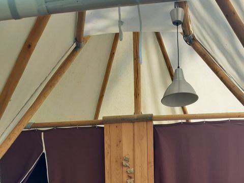 HÉBERGEMENT INSOLITE 4 personnes - LODGE TIPI sans sanitaires 18 m²