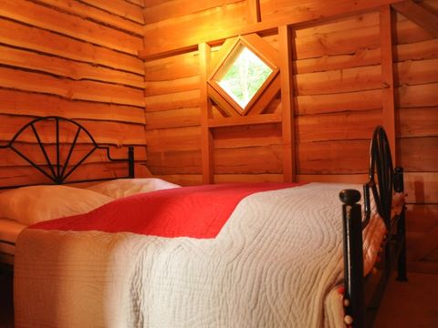 UNUSUAL ACCOMMODATION 4 people - PERched cabin with sanitary facilities 15 m²