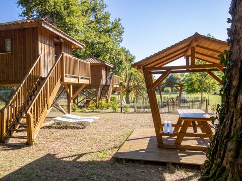 HÉBERGEMENT INSOLITE 2 personnes - Cabane pilotis