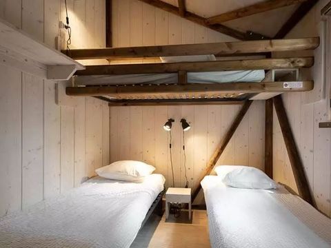 HÉBERGEMENT INSOLITE 5 personnes - LA CABANE DU TRAPPEUR