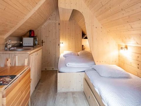 UNUSUAL ACCOMMODATION 4 people - TROLL GITE