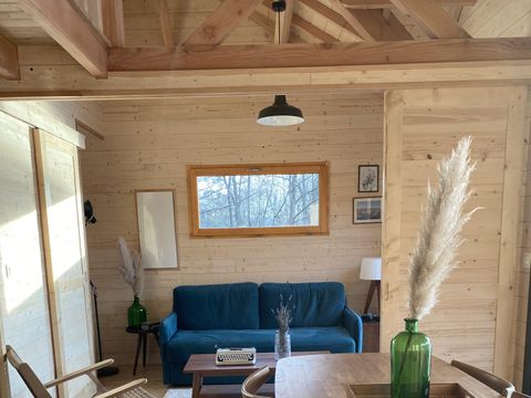 UNUSUAL ACCOMMODATION 2 people - CABANE SUR L'EAU with Jacuzzi