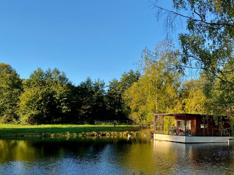 UNUSUAL ACCOMMODATION 2 people - CABIN ON THE WATER