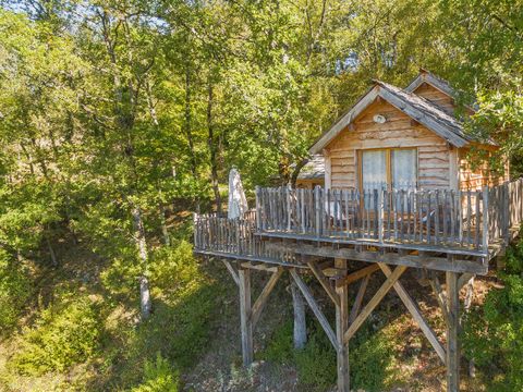 HÉBERGEMENT INSOLITE 4 personnes - Cabane perchée Beaumont 4 pers.