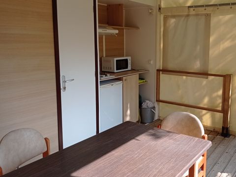 TENTE TOILE ET BOIS 4 personnes - Tithome sans sanitaire (dimanche à dimanche du 07/07/24 au 01/09/24) 4 pers.