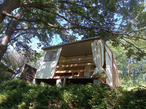 TENTE TOILE ET BOIS 4 personnes - Tithome sans sanitaire (dimanche à dimanche du 07/07/24 au 01/09/24) 4 pers.