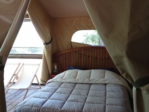 UNUSUAL ACCOMMODATION 5 people - 5-person Glamping Lodge (Saturday to Saturday from 06/07/24 to 31/08/24) 1/5 pers.