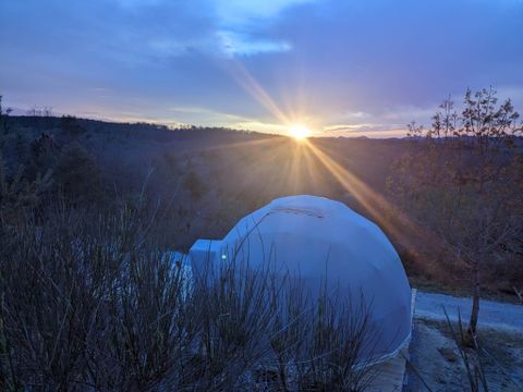 HÉBERGEMENT INSOLITE 2 personnes - Dome géodésique - (dimanche à dimanche du 07/07/24 au 01/09/24)