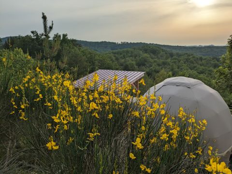 HÉBERGEMENT INSOLITE 2 personnes - Dome géodésique - (dimanche à dimanche du 07/07/24 au 01/09/24)