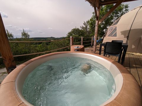 HÉBERGEMENT INSOLITE 2 personnes - Dome géodésique - (dimanche à dimanche du 07/07/24 au 01/09/24)