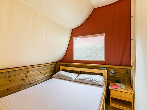 CANVAS BUNGALOW 8 people - Explorer Tent | 4 Bedrooms | 6/8 People | Without bathroom