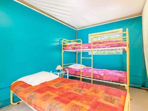 CANVAS BUNGALOW 5 people - Pagan 3 Rooms 5 People (4 adults + 1 child -8 years)