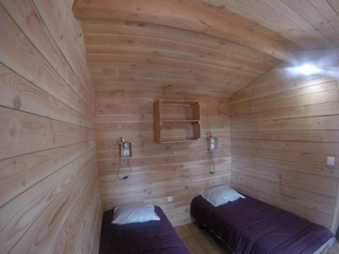 UNUSUAL ACCOMMODATION 4 people - ROBINSON PERCH CABIN 2 rooms without sanitary facilities