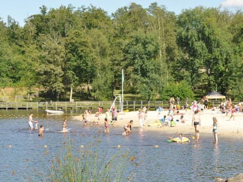 Camping du Grand Etang de Saint-Estèphe - Camping Dordogne - Image N°3