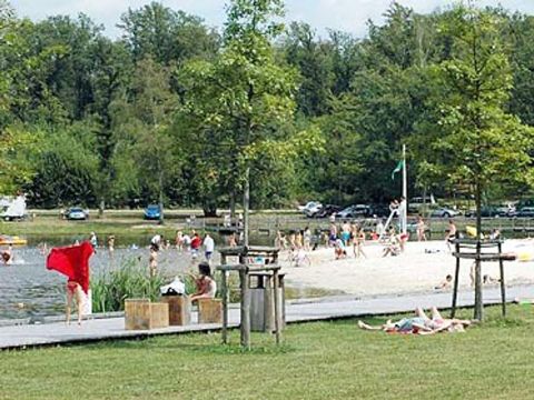 Camping du Grand Etang de Saint-Estèphe - Camping Dordogne - Image N°0