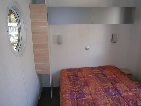 MOBILE HOME 5 people - 2 bedrooms - semi-covered terrace - TV